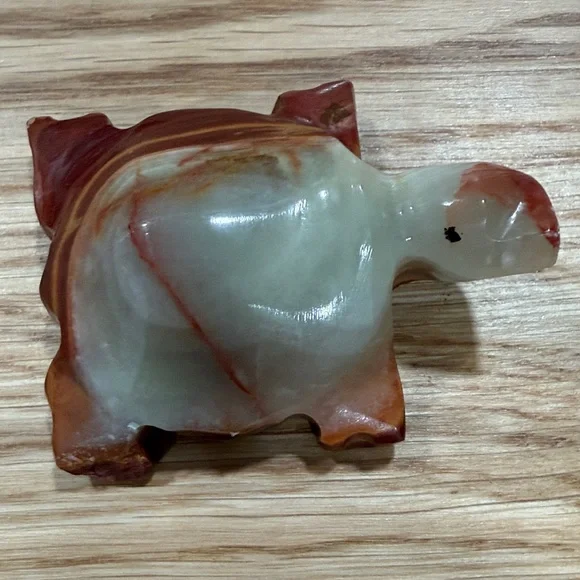 Handcrafted Stone OnyxTurtle Figurine - Multicolor. - Picture 3 of 5